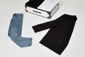 OUTFITTERY Women Box mit Denim Look