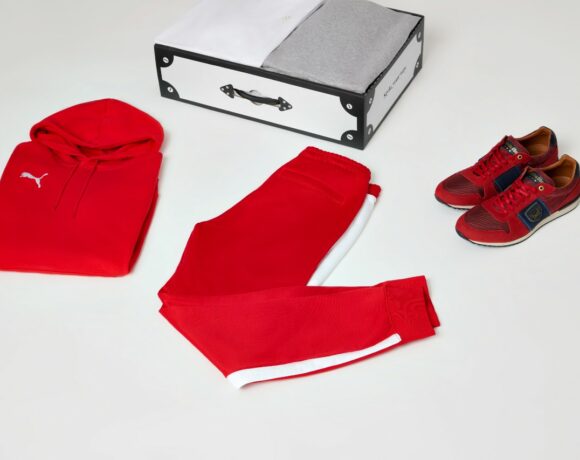 Sports Luxe Outfit in OUTFITTERY Box
